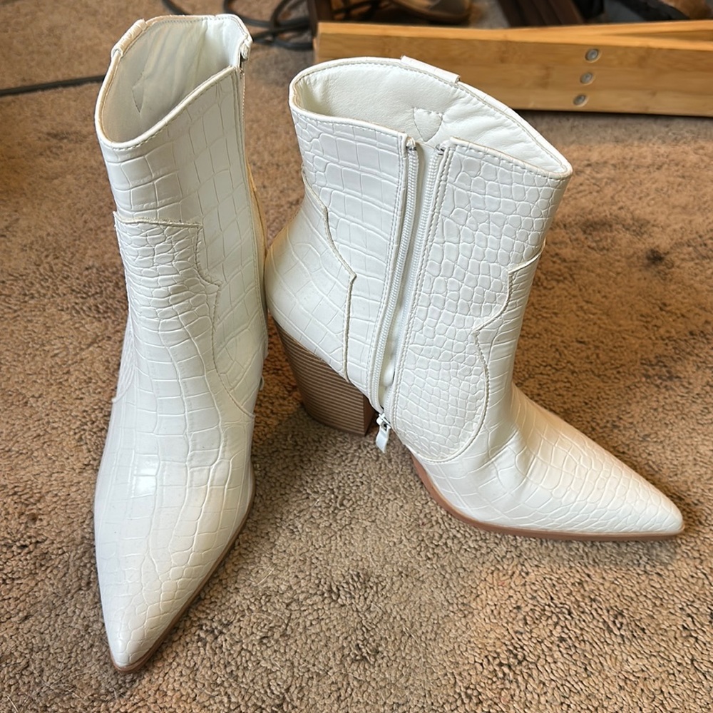Lulus white booties